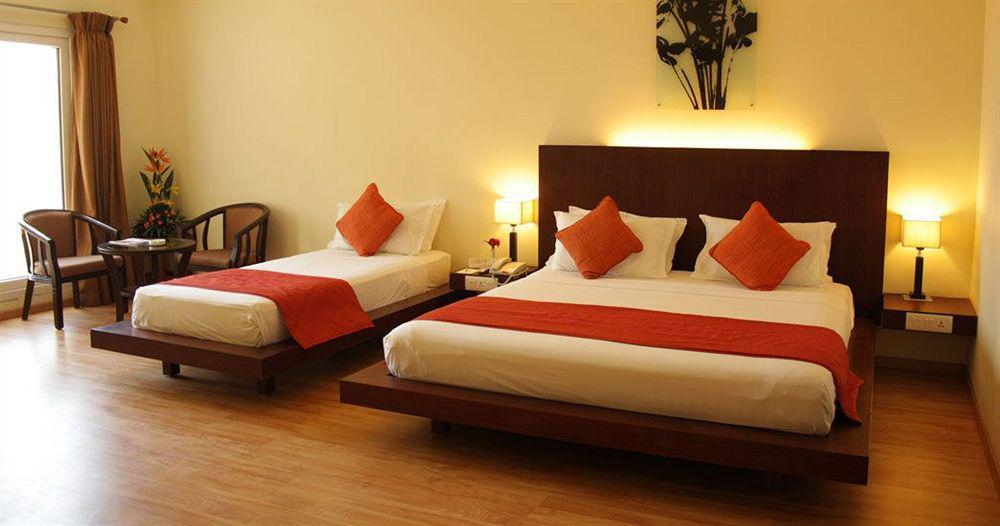Hotel Atithi Puducherry Buitenkant foto